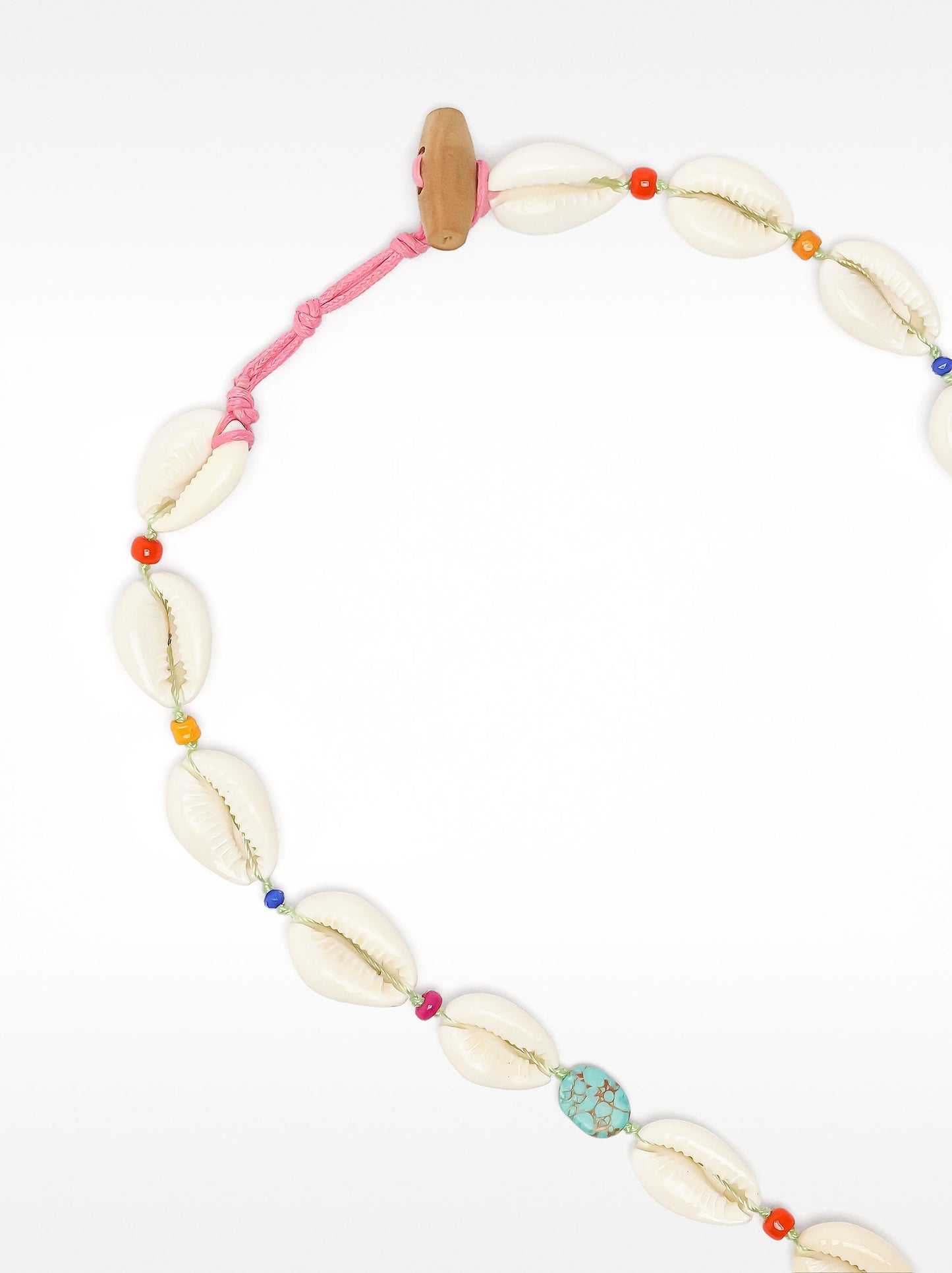 Short Shell Necklace With Pendant