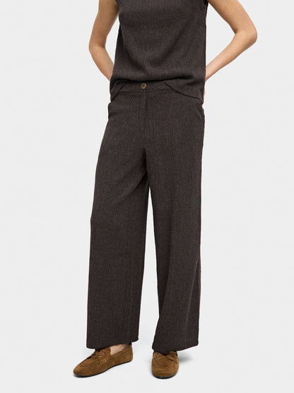 Trousers With Pockets And Texture