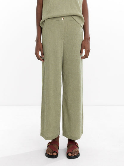 Trousers With Pockets And Texture