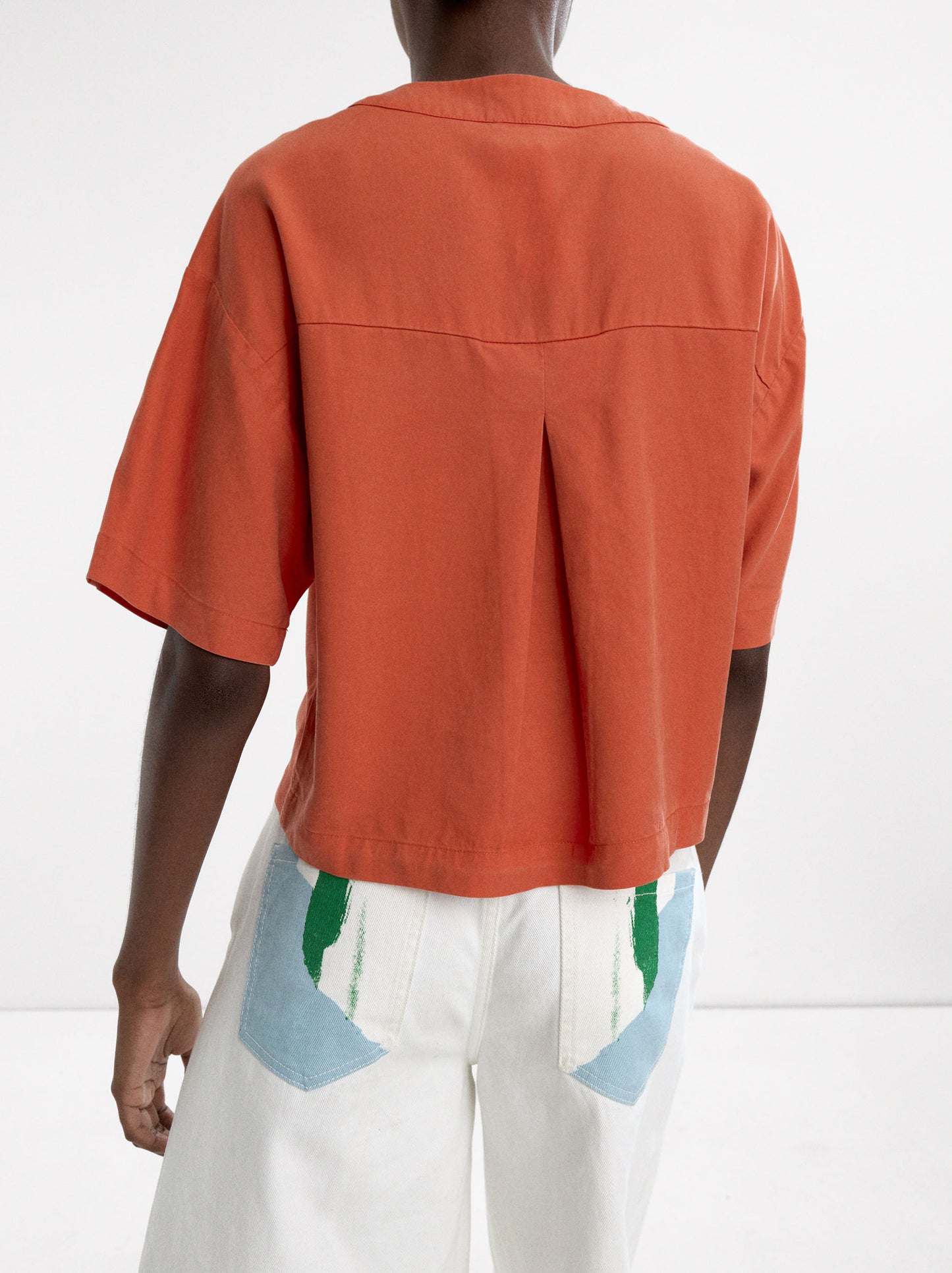 Short-Sleeved Shirt With 100% Lyocell