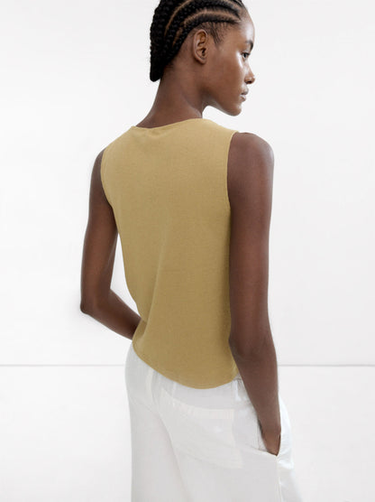 Ribbed Top With Knot