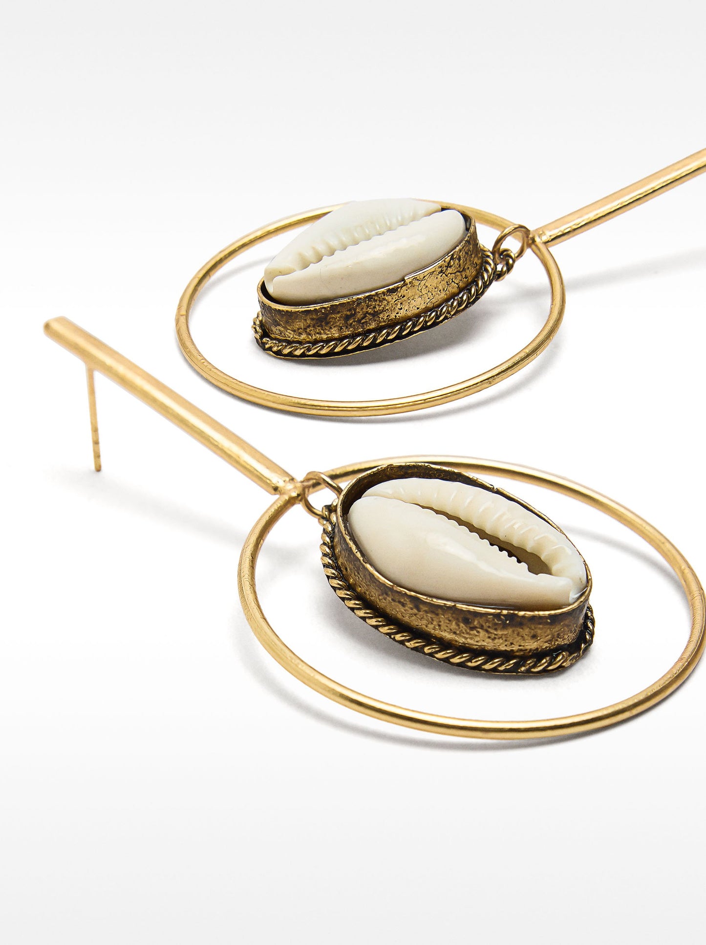 Bar Earrings With Hoop And Shell