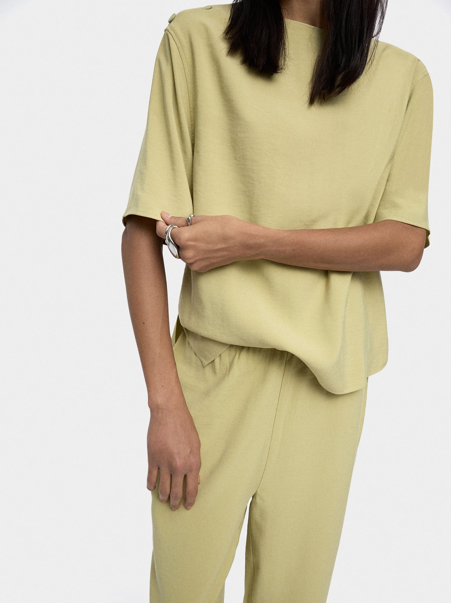 Loose-Fitting Trousers With Elastic Waistband