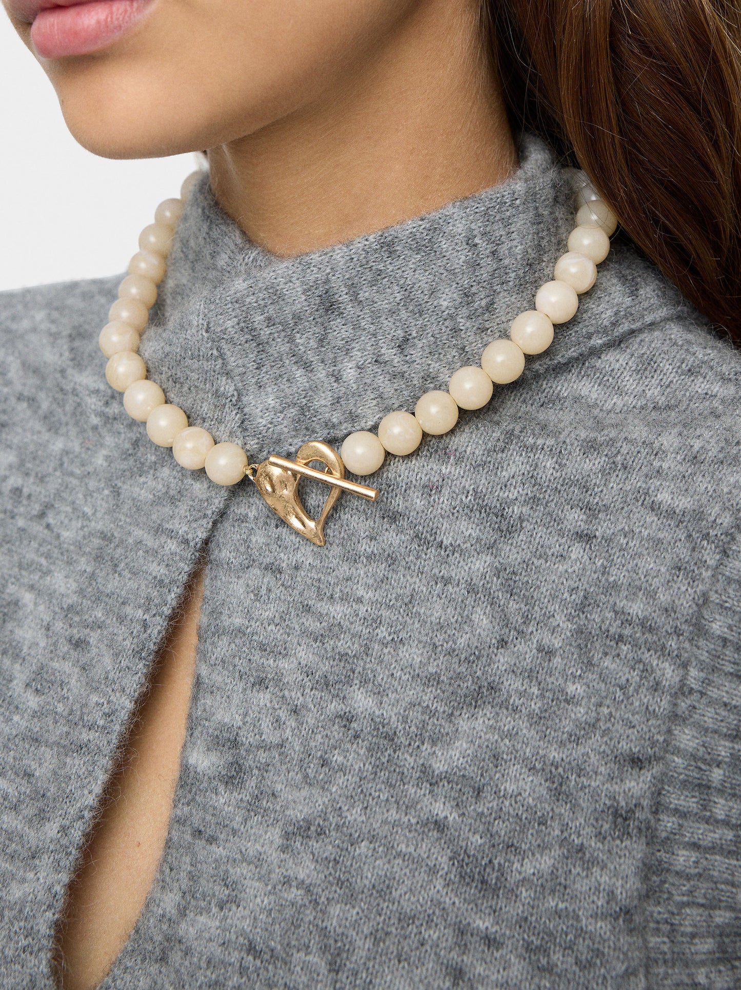 Short Necklace With Beads Stone Effect