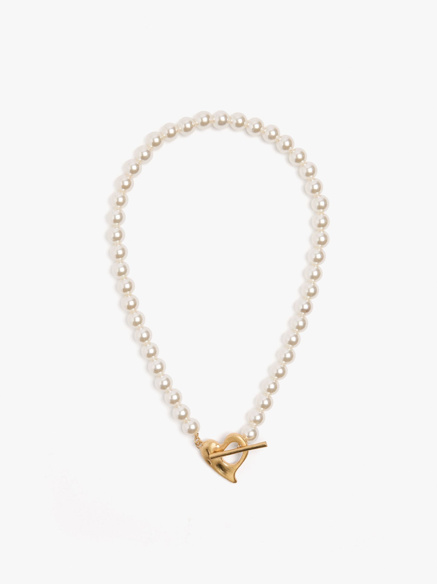 Short Necklace With Pearl Beads