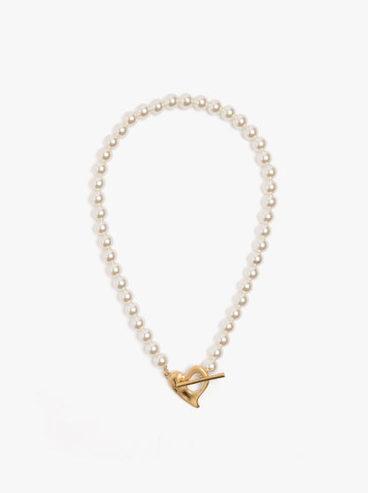 Short Necklace With Pearl Beads