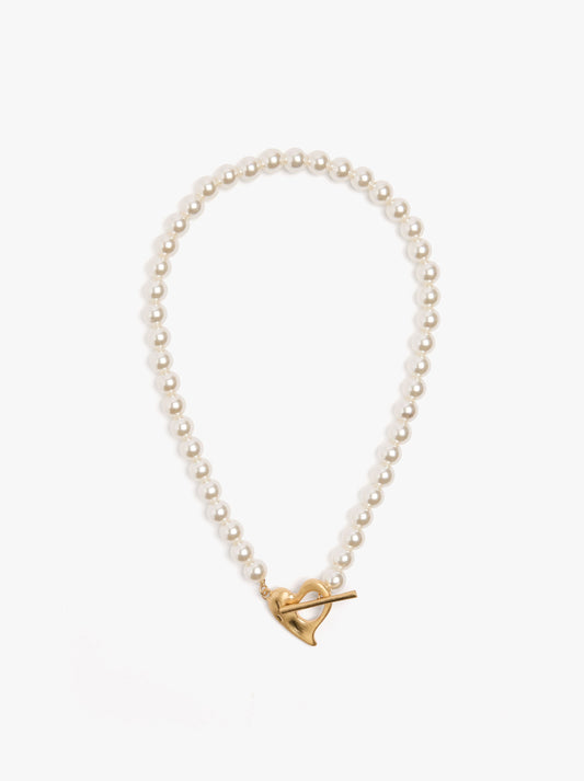 Short Necklace With Pearl Beads