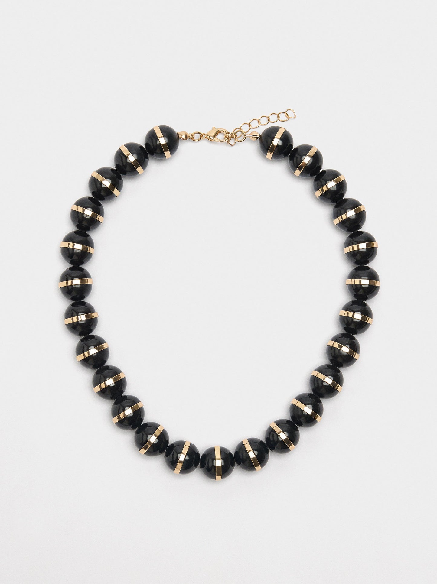 Short Necklace With Beads