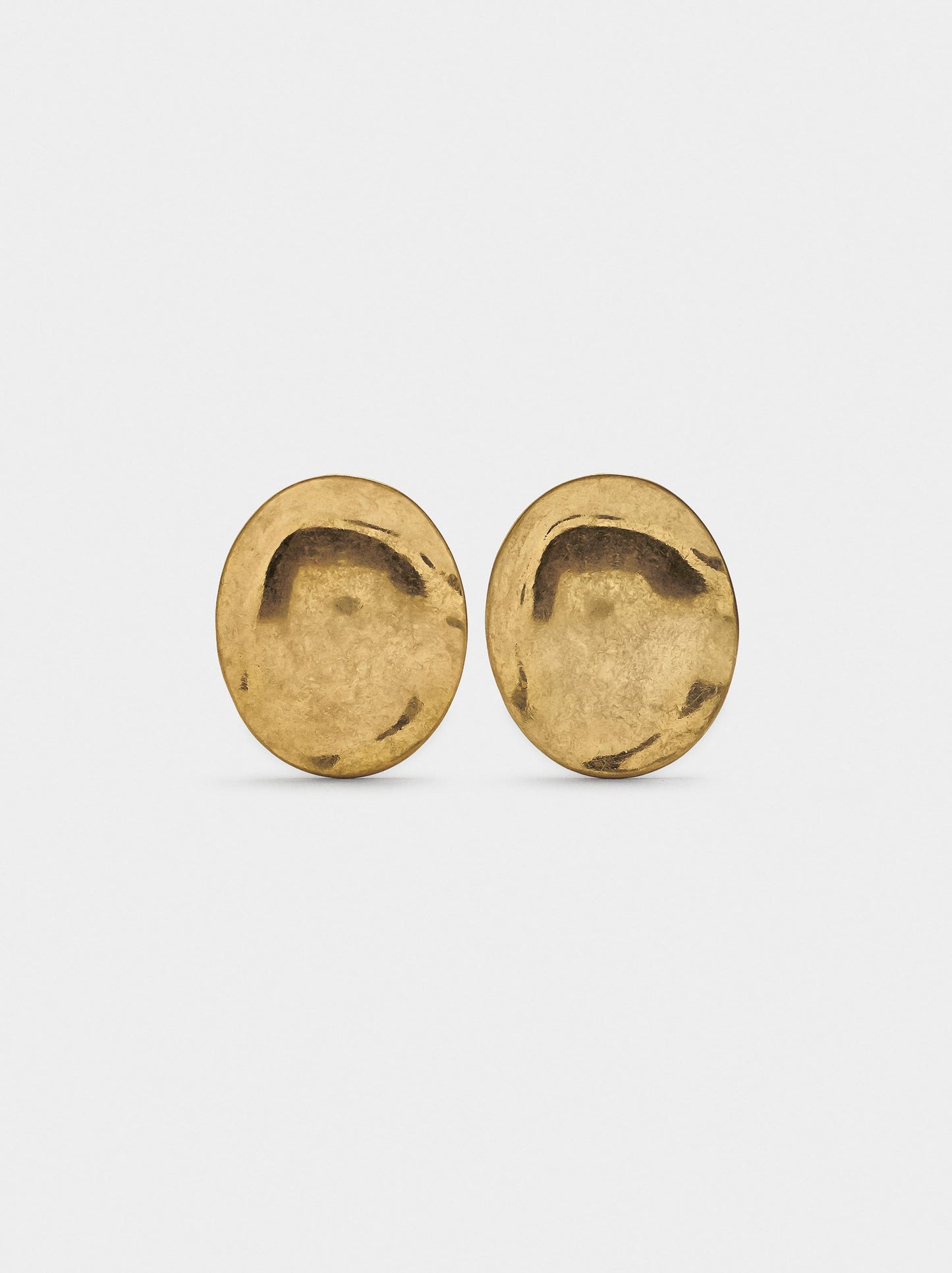 Round Earrings With Embossed