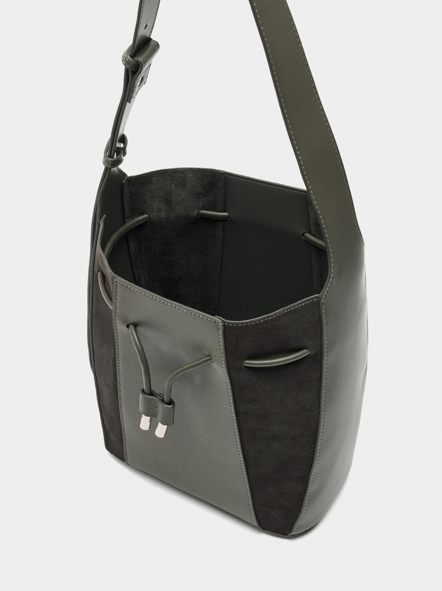 Bucket Bag With Leather M