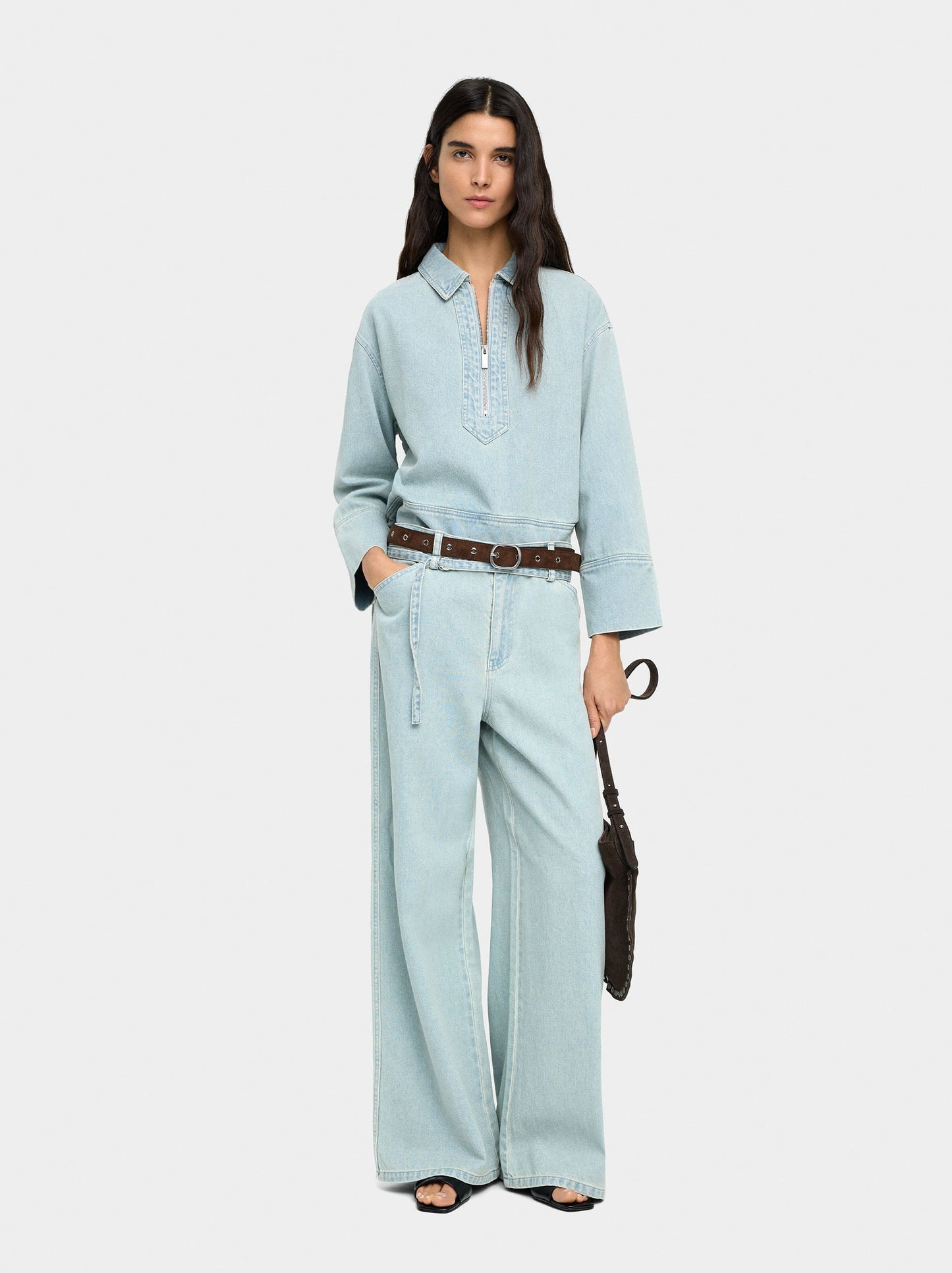 Straight Jeans With Belt