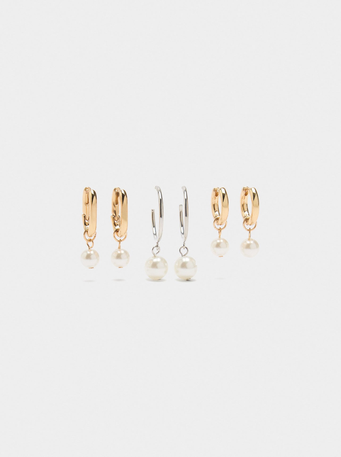 Set Of Bicolor Hoop Earrings With Pearls