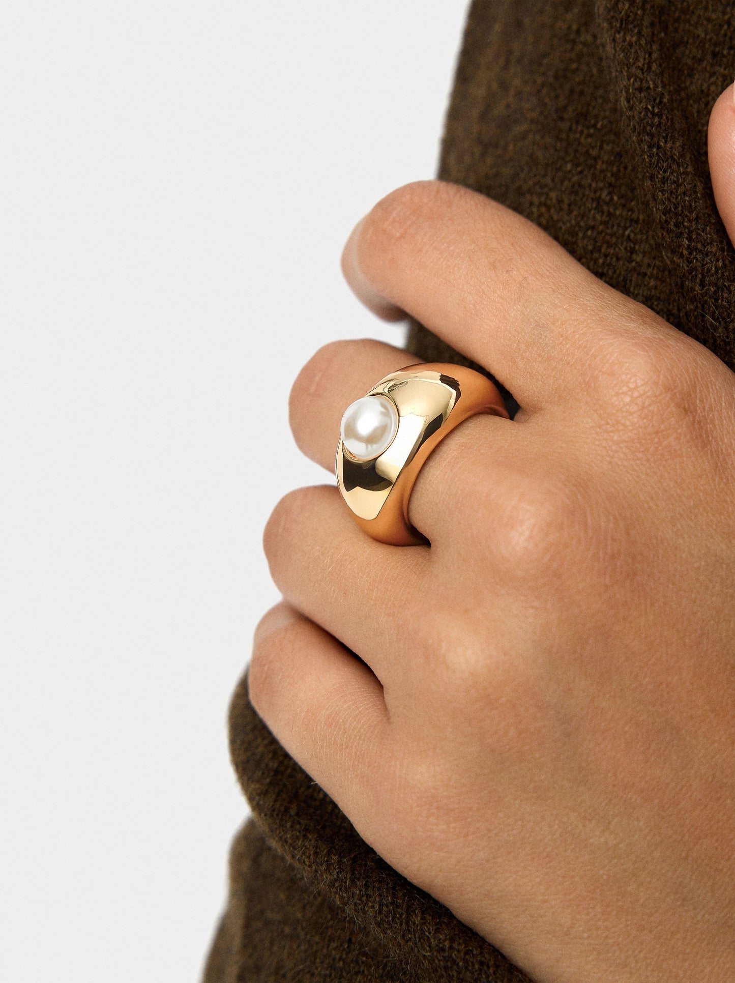 Ring With Pearl