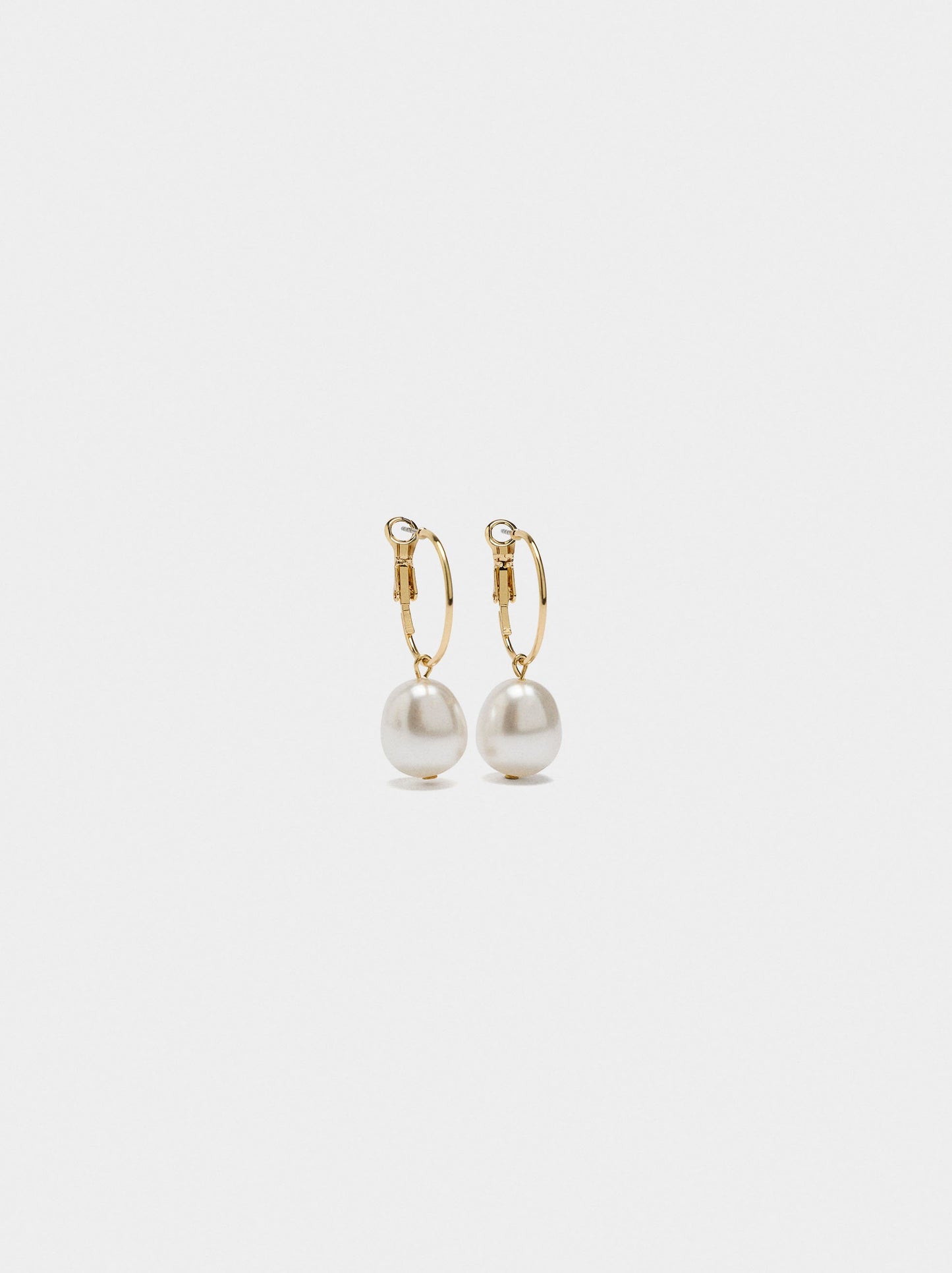 Hoop Earrings With Pearls