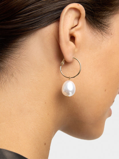 Hoop Earrings With Pearls