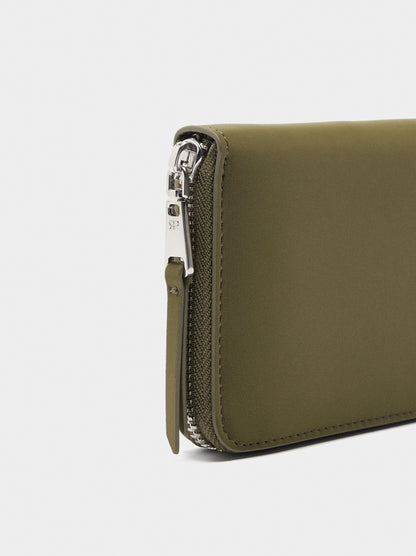 Wallet With Soft Texture Zipper Closure M