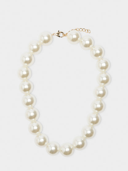 Short Necklace Of Pearls