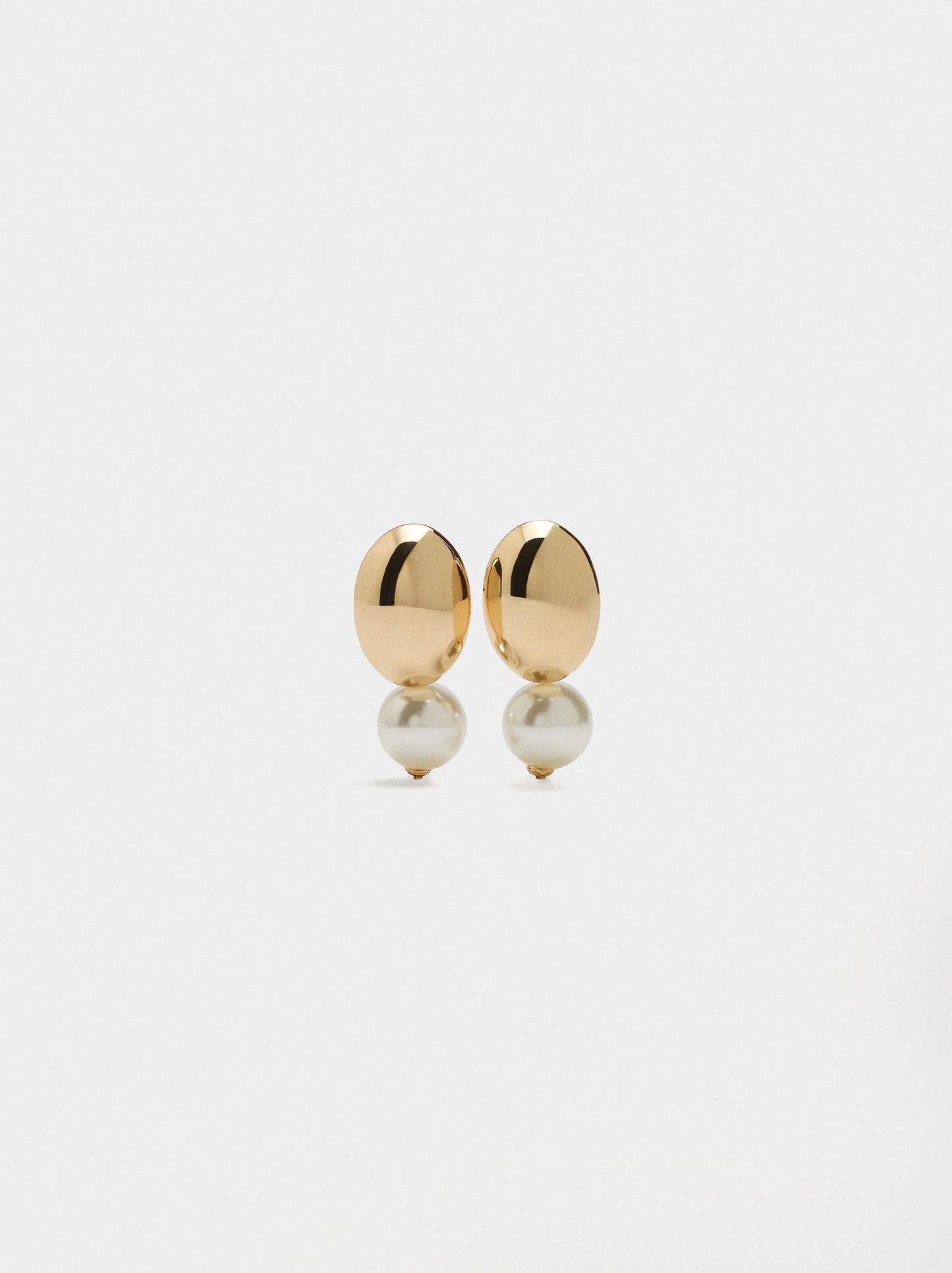 Oval Earrings With Pearl
