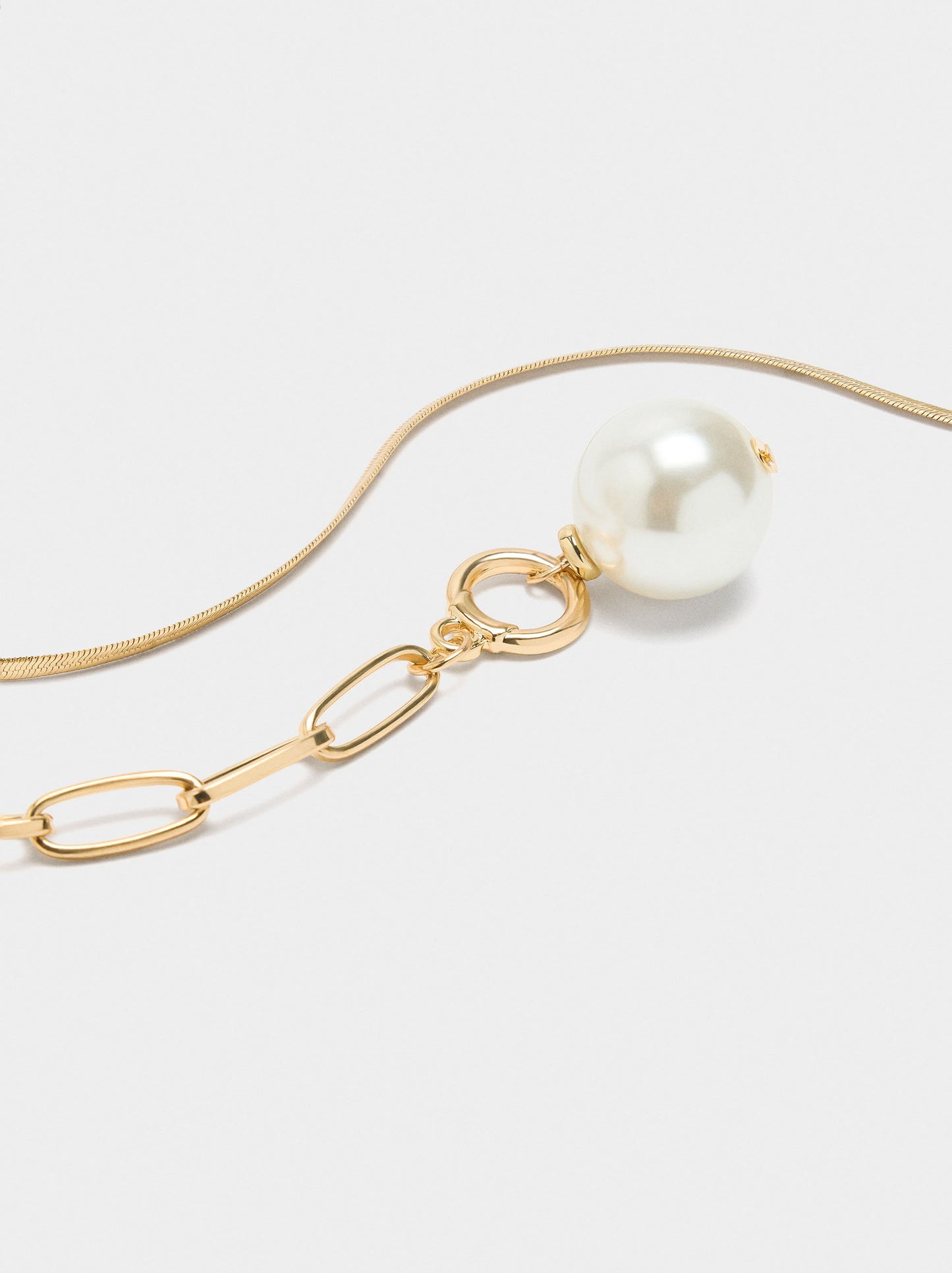 Set Of Short Necklaces With Pearl Pendant