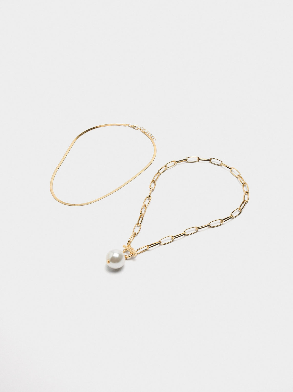 Set Of Short Necklaces With Pearl Pendant