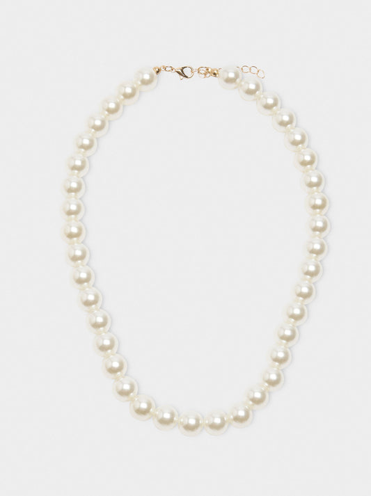 Short Necklace Of Pearls
