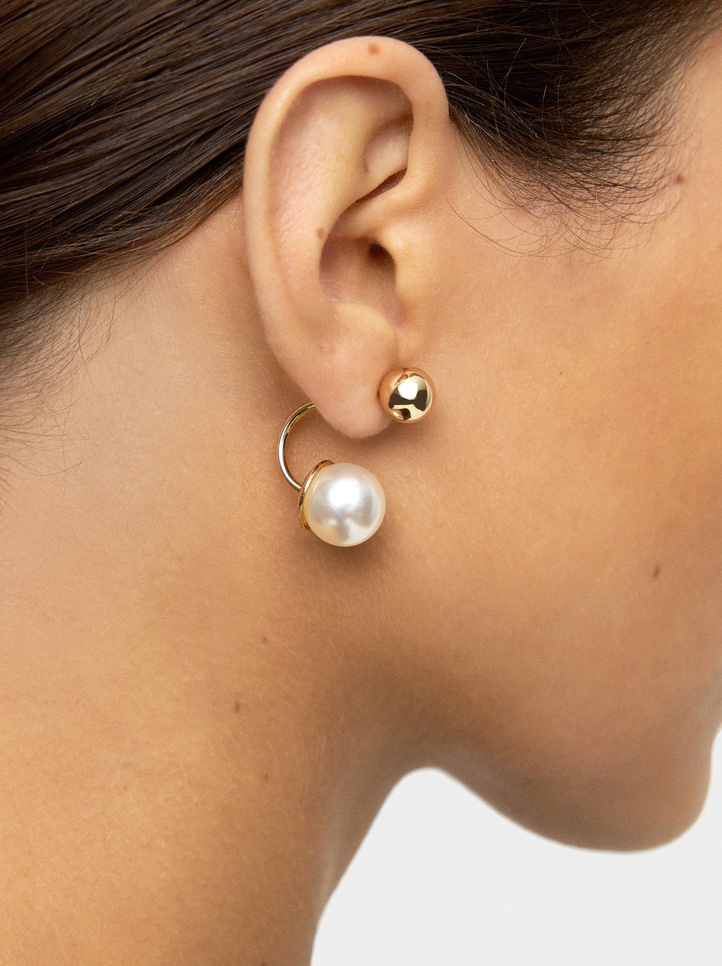 Sphere Earrings With Pearls