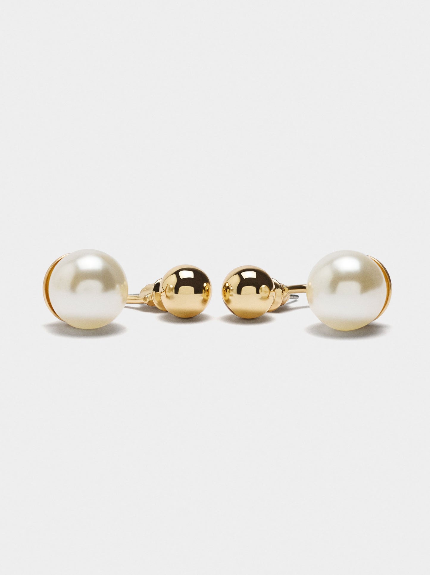 Sphere Earrings With Pearls