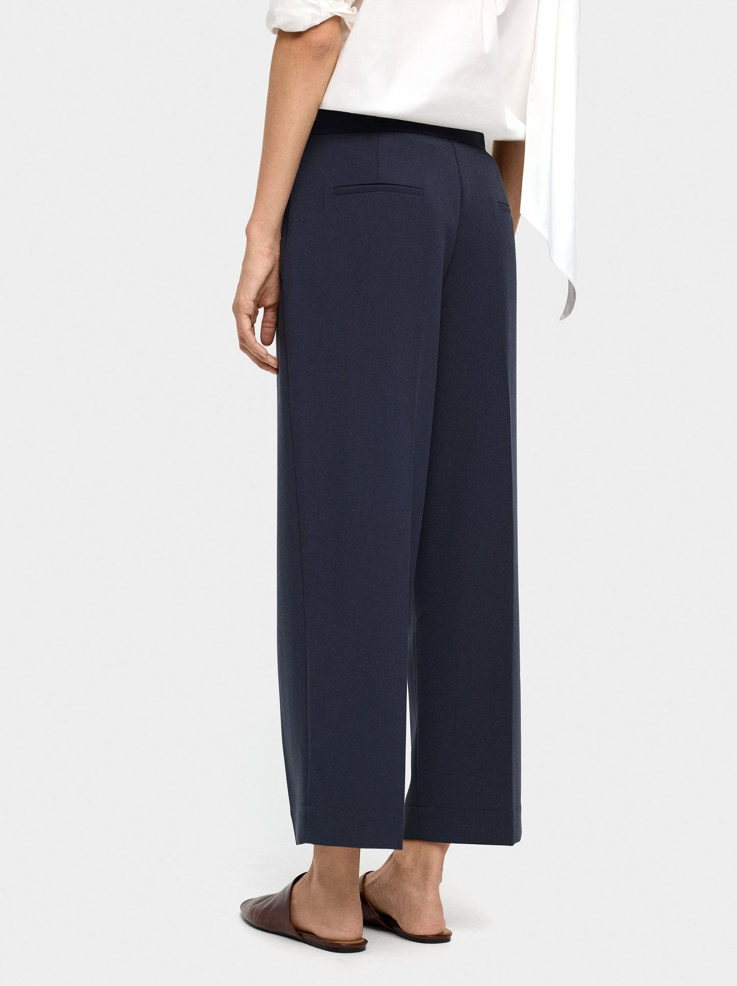 Fluid Trousers With Pockets