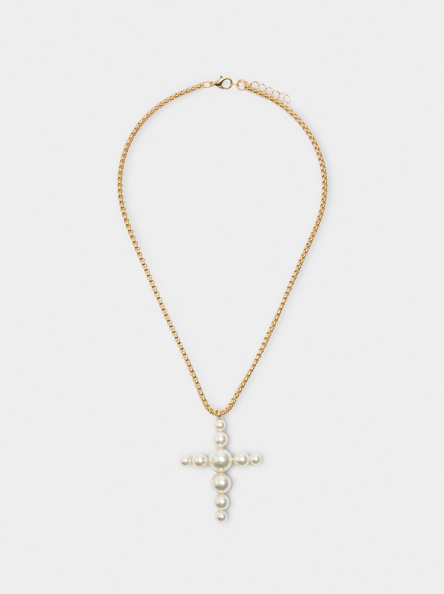 Short Necklace With Cross Pendant With Pearls