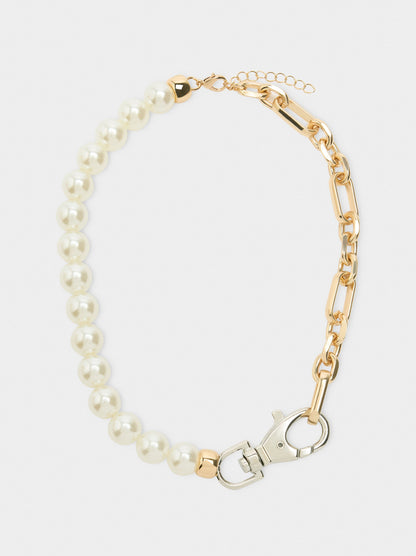 Short Chain Necklace With Pearls