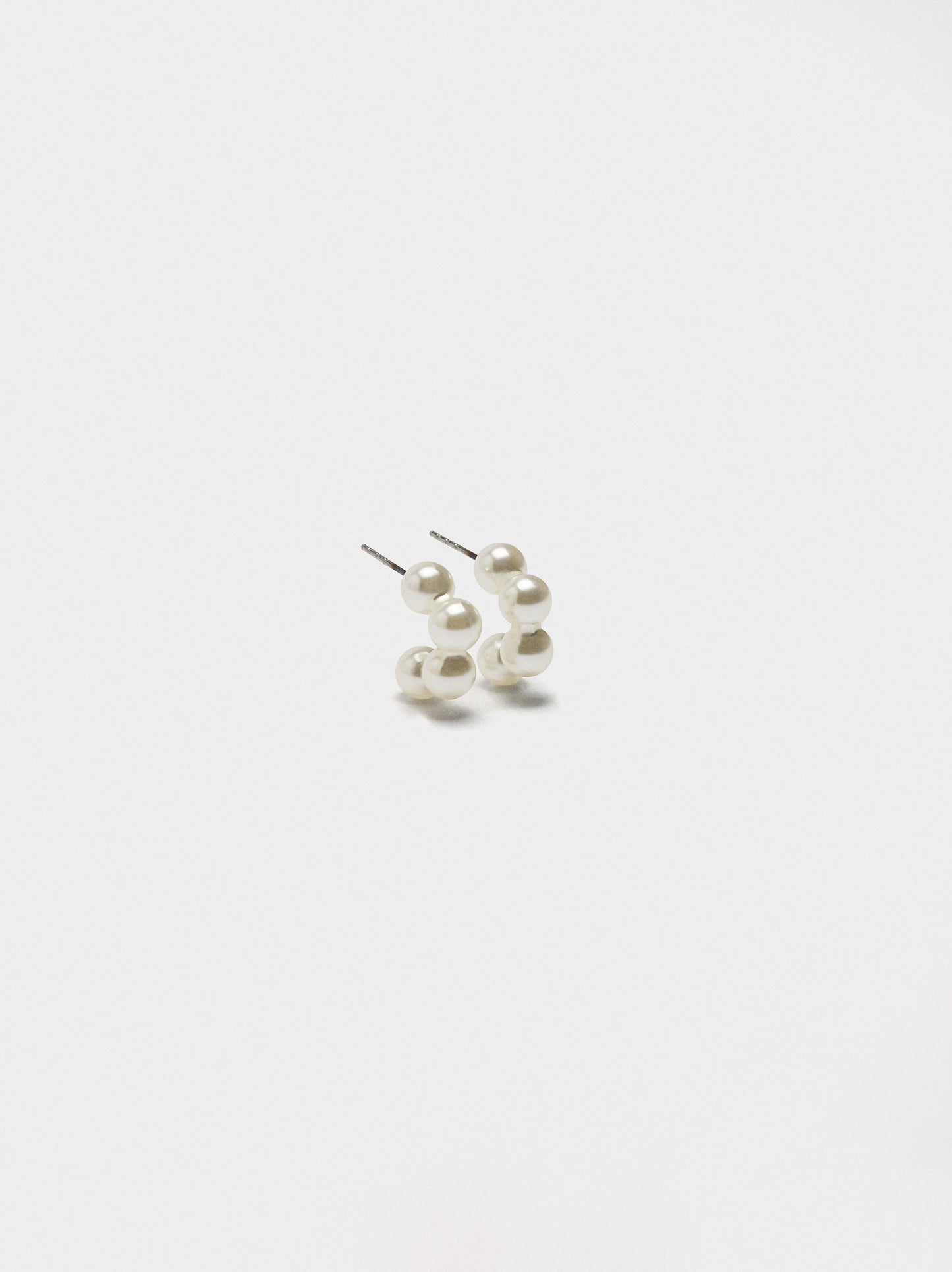 Open Hoop Earrings With Pearls