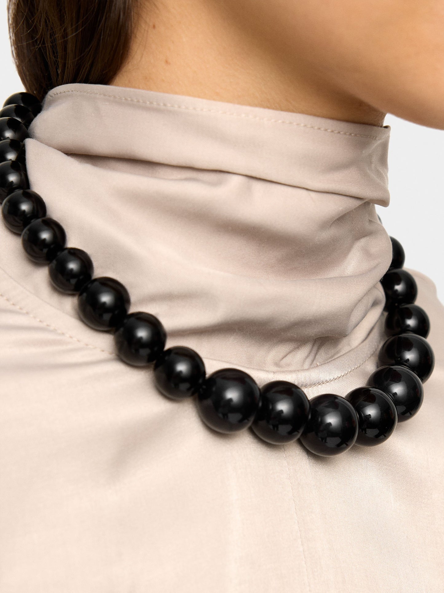 Short Necklace With Beads