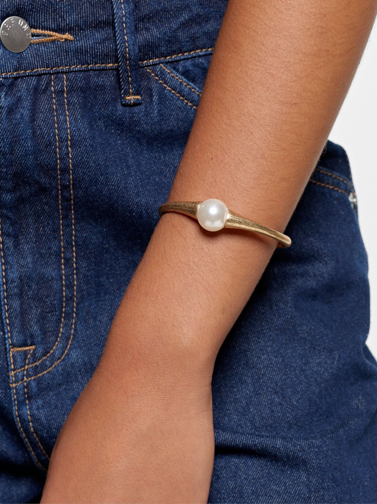 Rigid Pearl Bead Bracelet