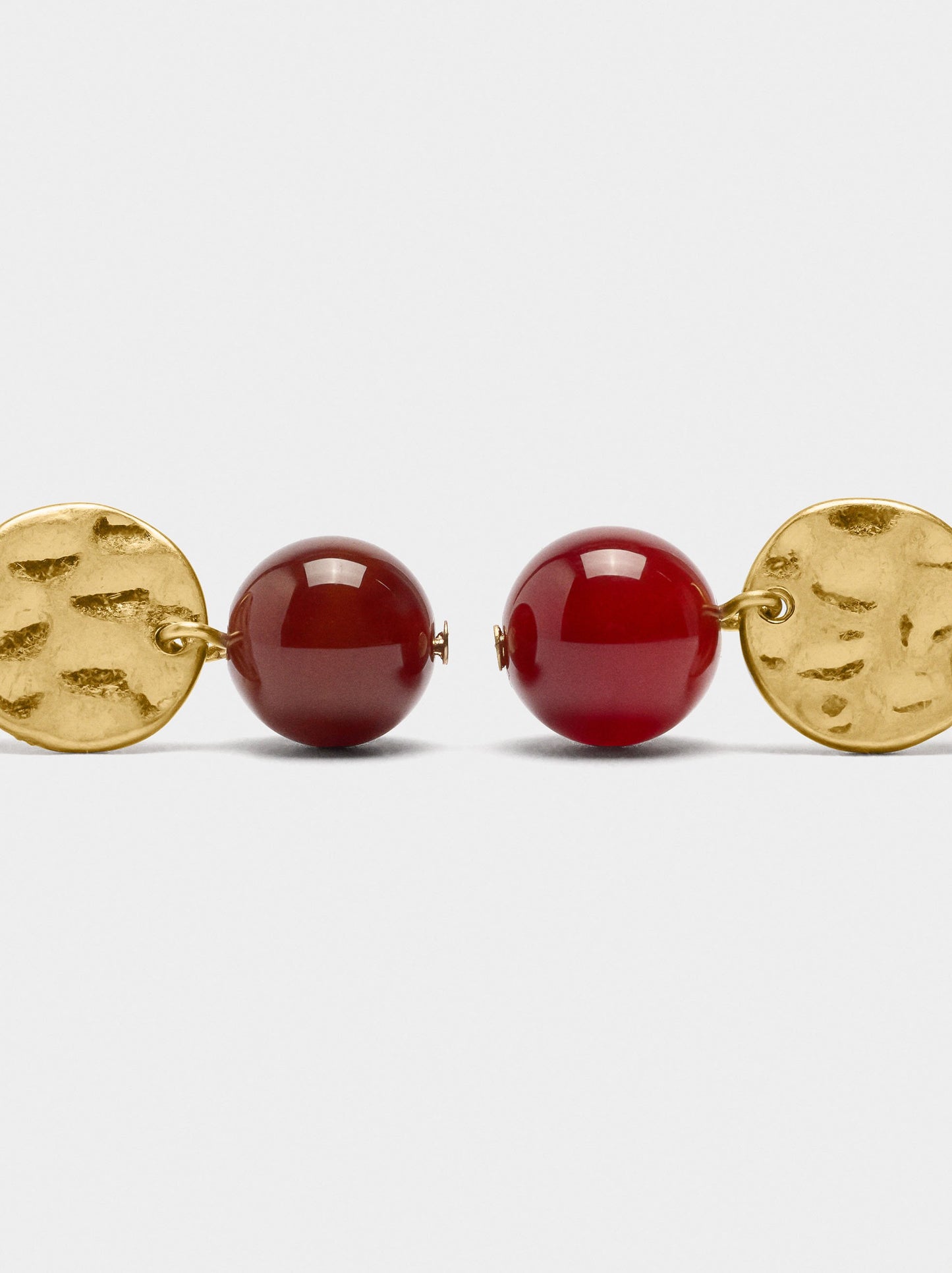 Short Earrings With Stone