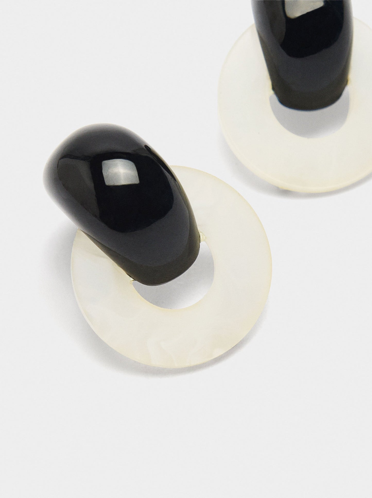 Round Earrings With Stone Effect