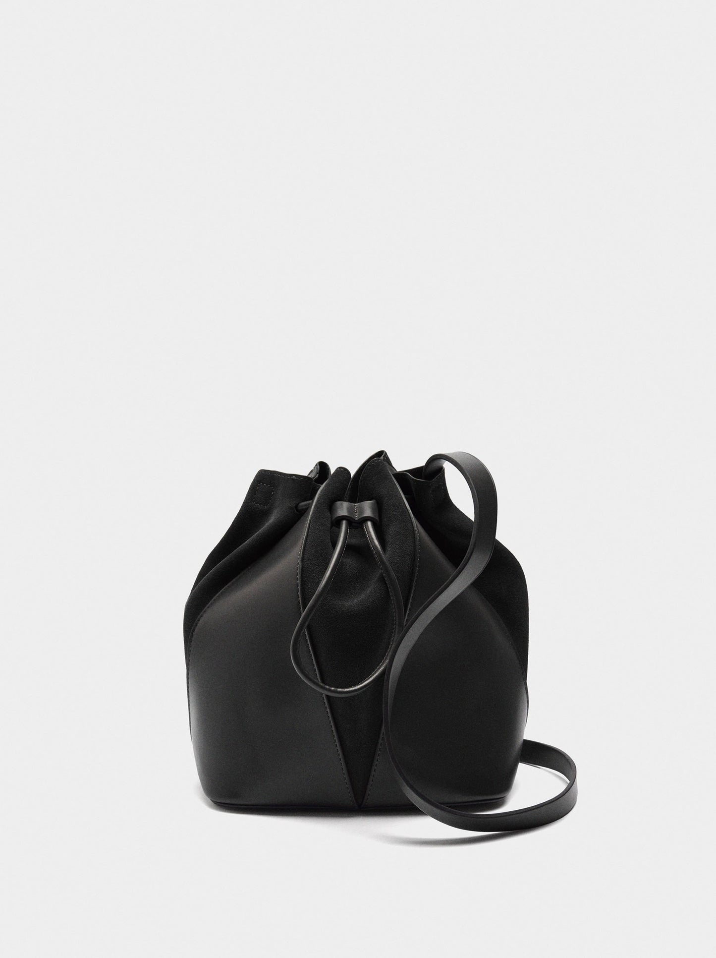 Bucket Bag With Leather M