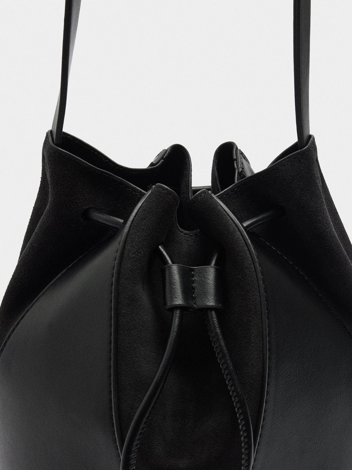 Bucket Bag With Leather M
