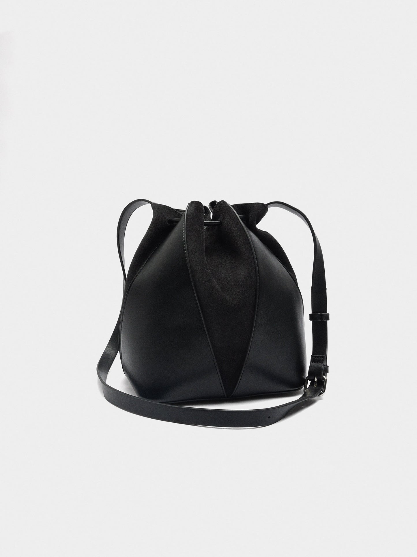 Bucket Bag With Leather M