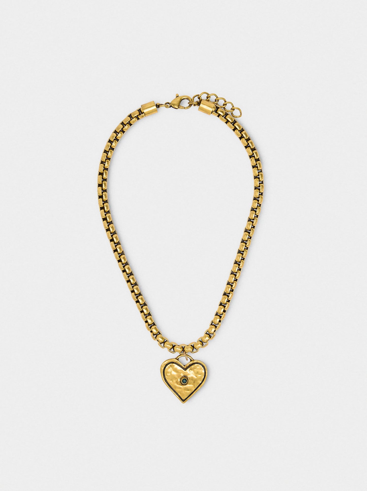Short Necklace Of Links With Heart