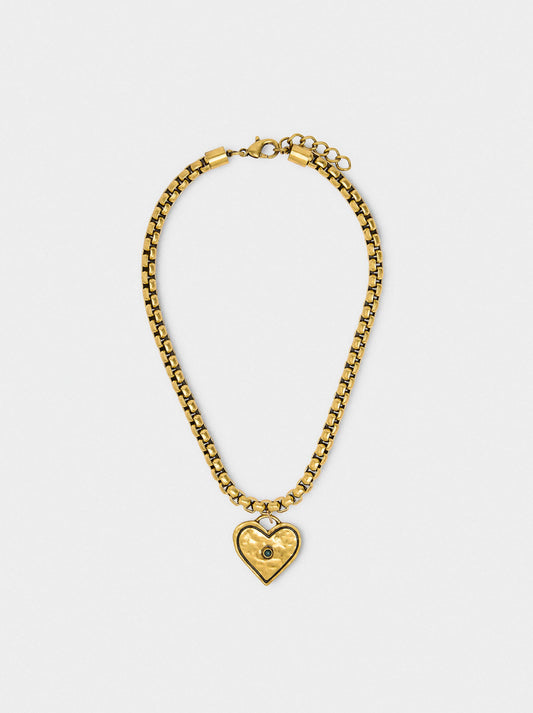 Short Necklace Of Links With Heart