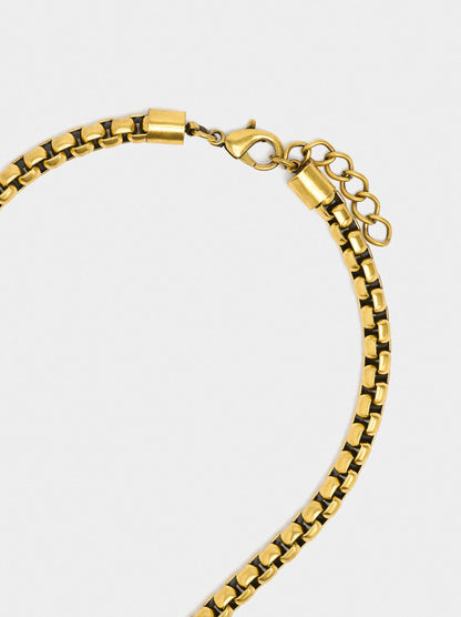 Short Necklace Of Links With Heart