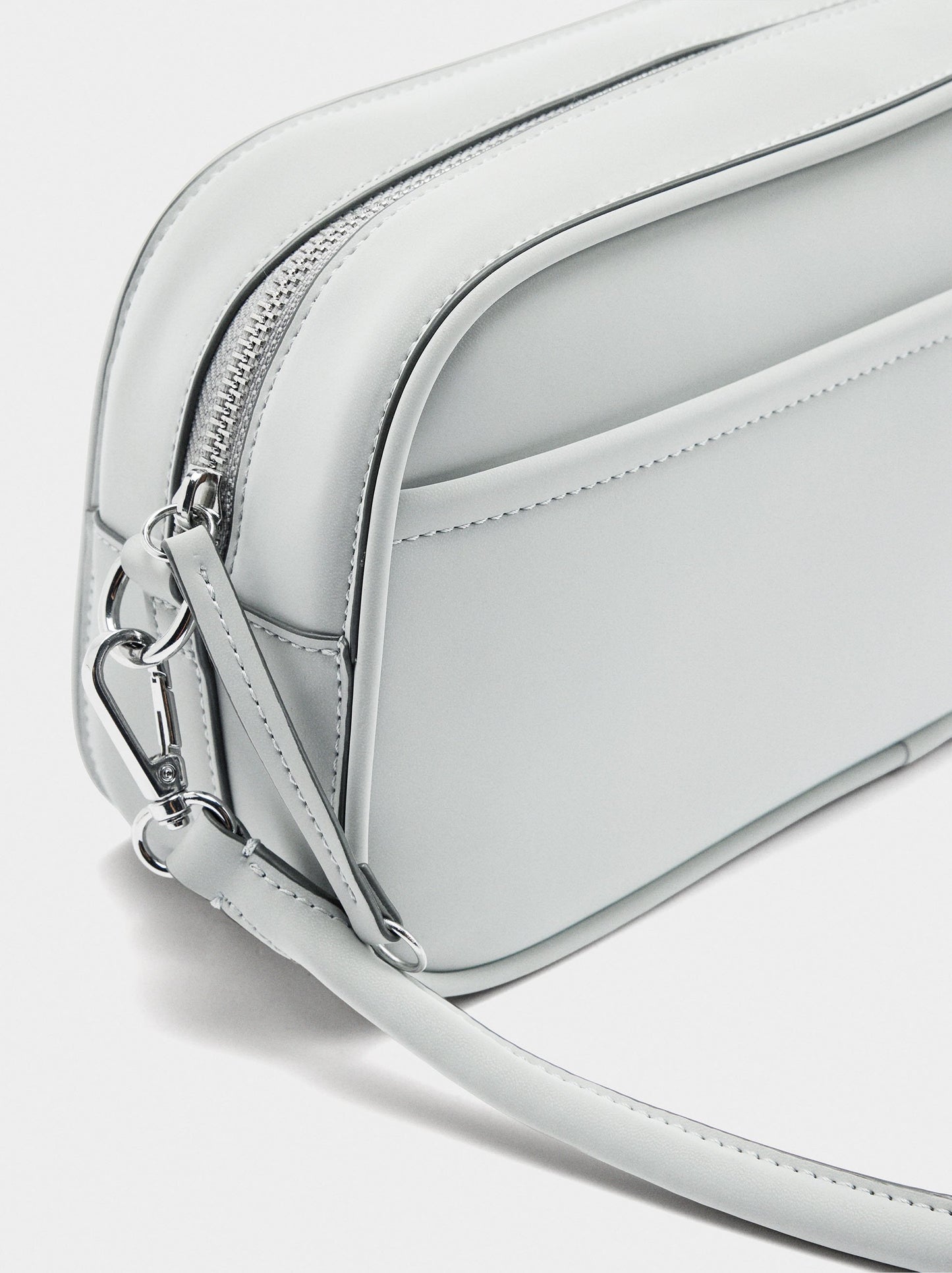 Shoulder Bag With Soft Texture M