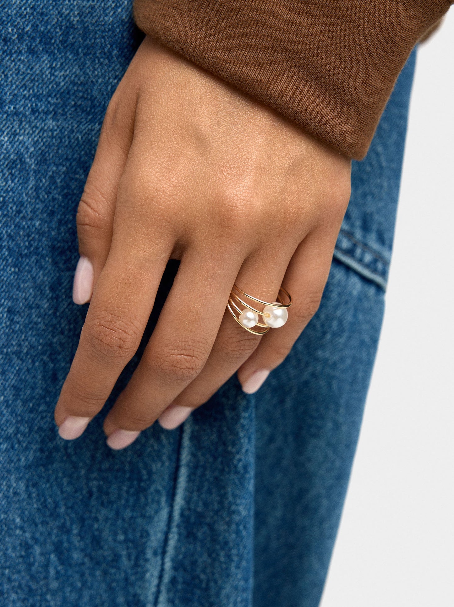 Spiral Ring With Pearls