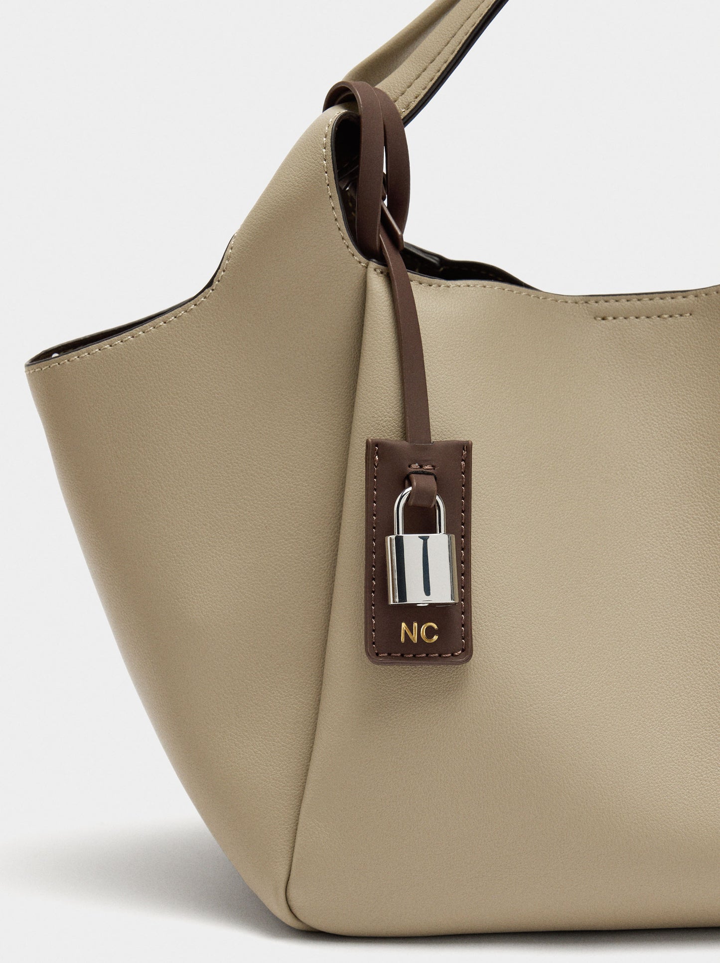 Tote Bag With Pendant