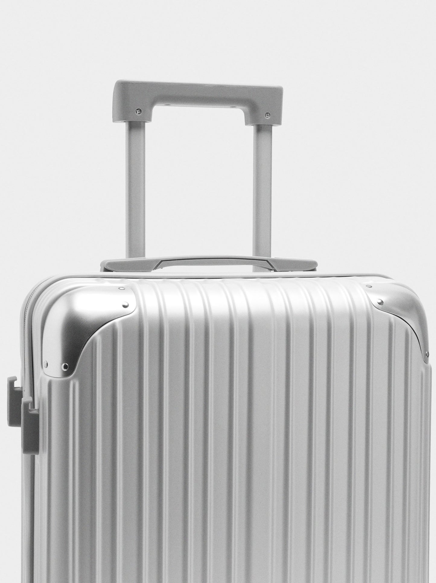Textured Travel Suitcase M