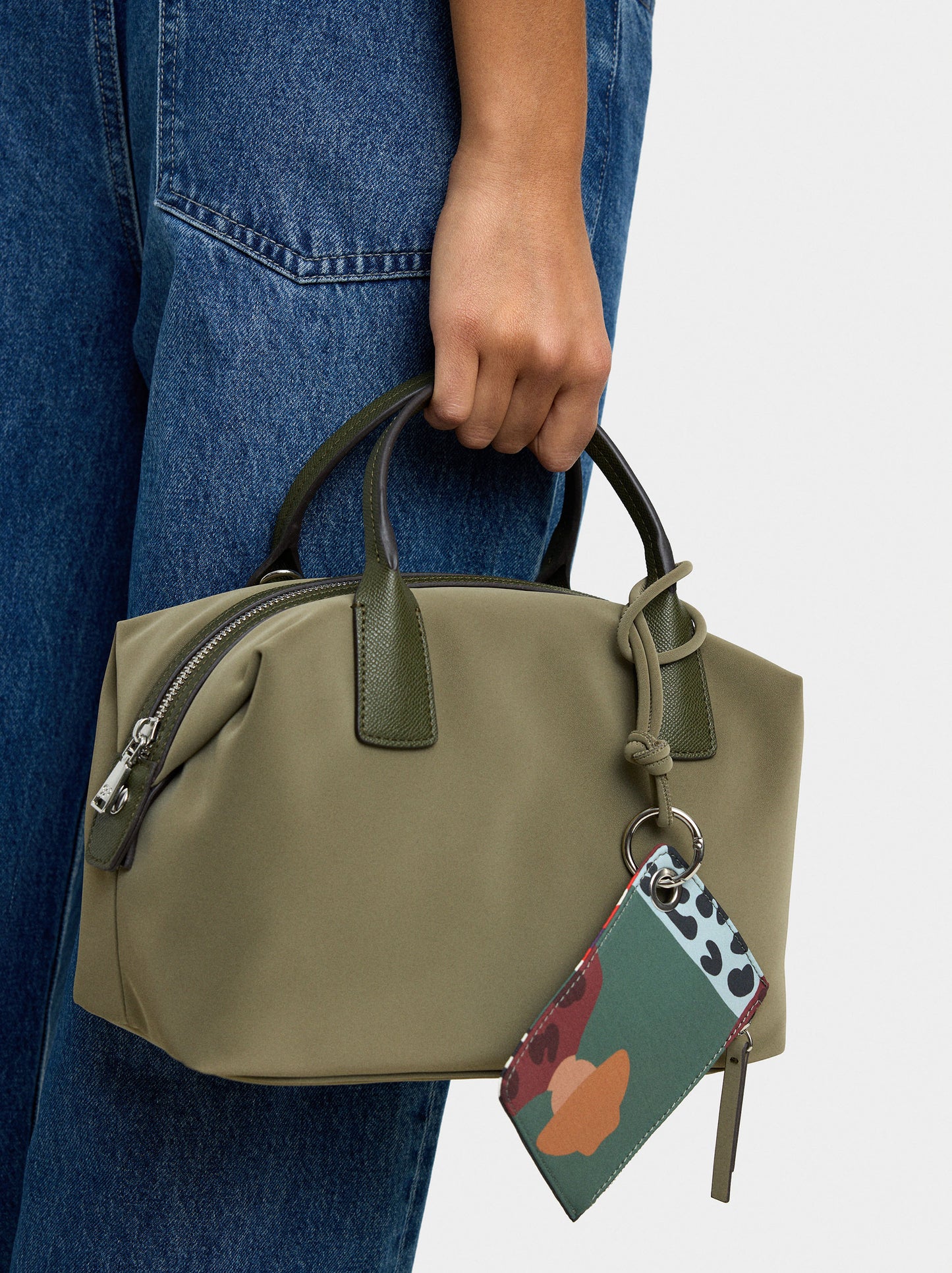 Soft Texture Tote Bag With Pendant