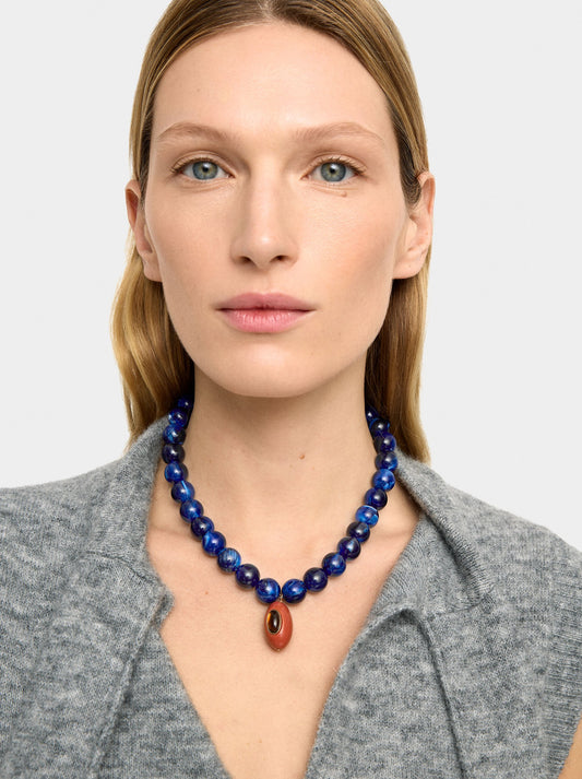 Short Necklace Of Beads With Pendant