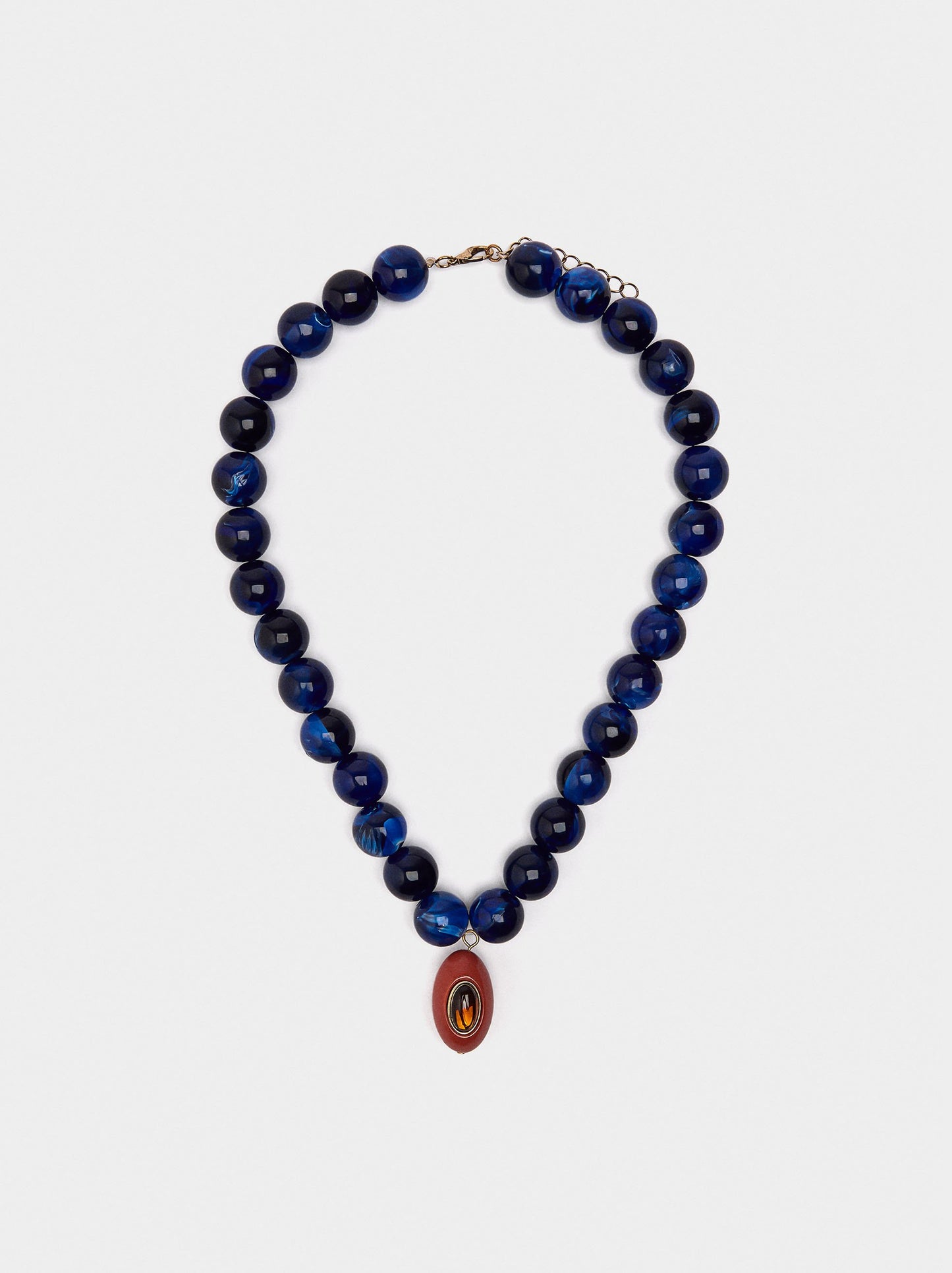 Short Necklace Of Beads With Pendant