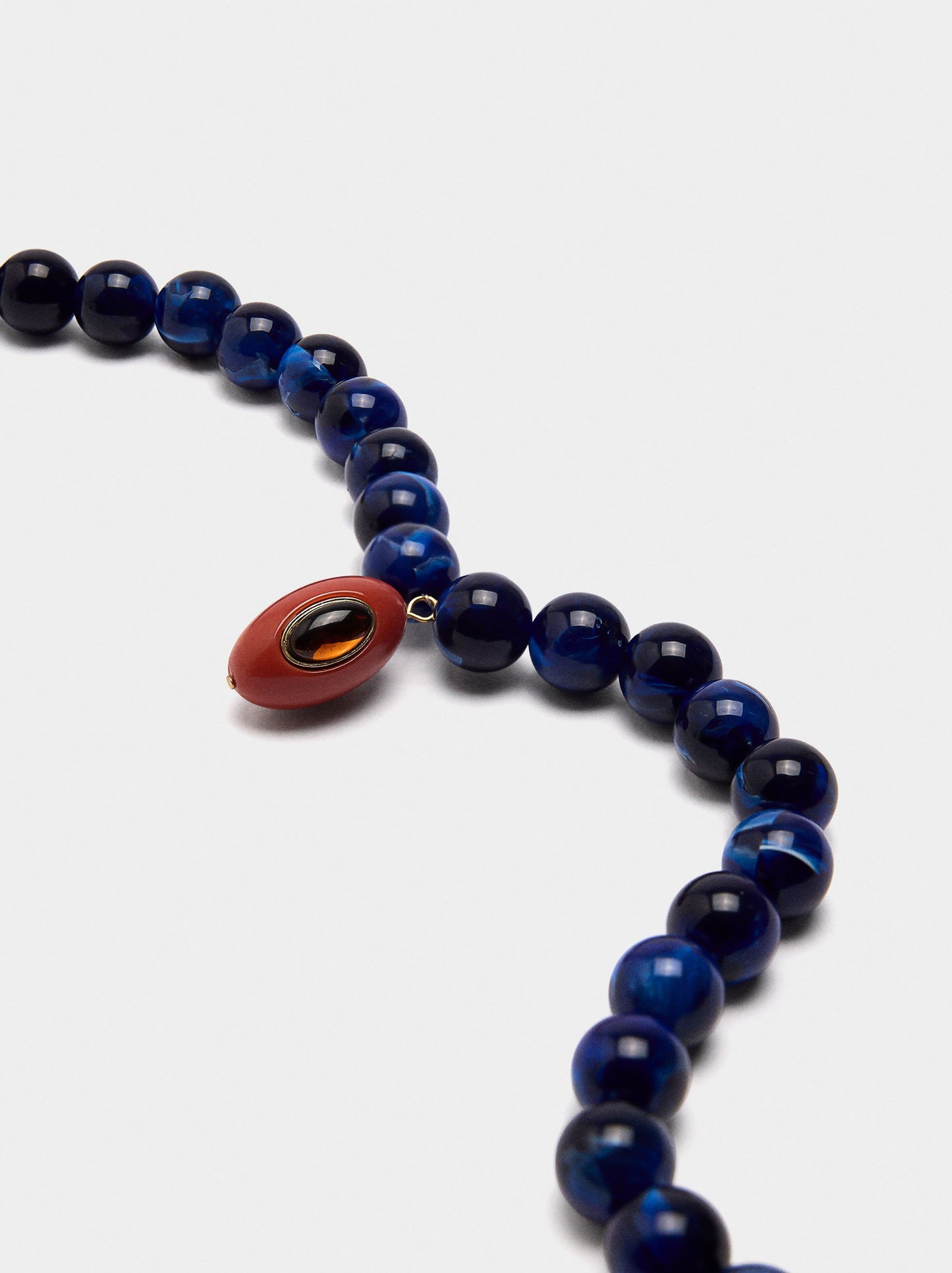 Short Necklace Of Beads With Pendant