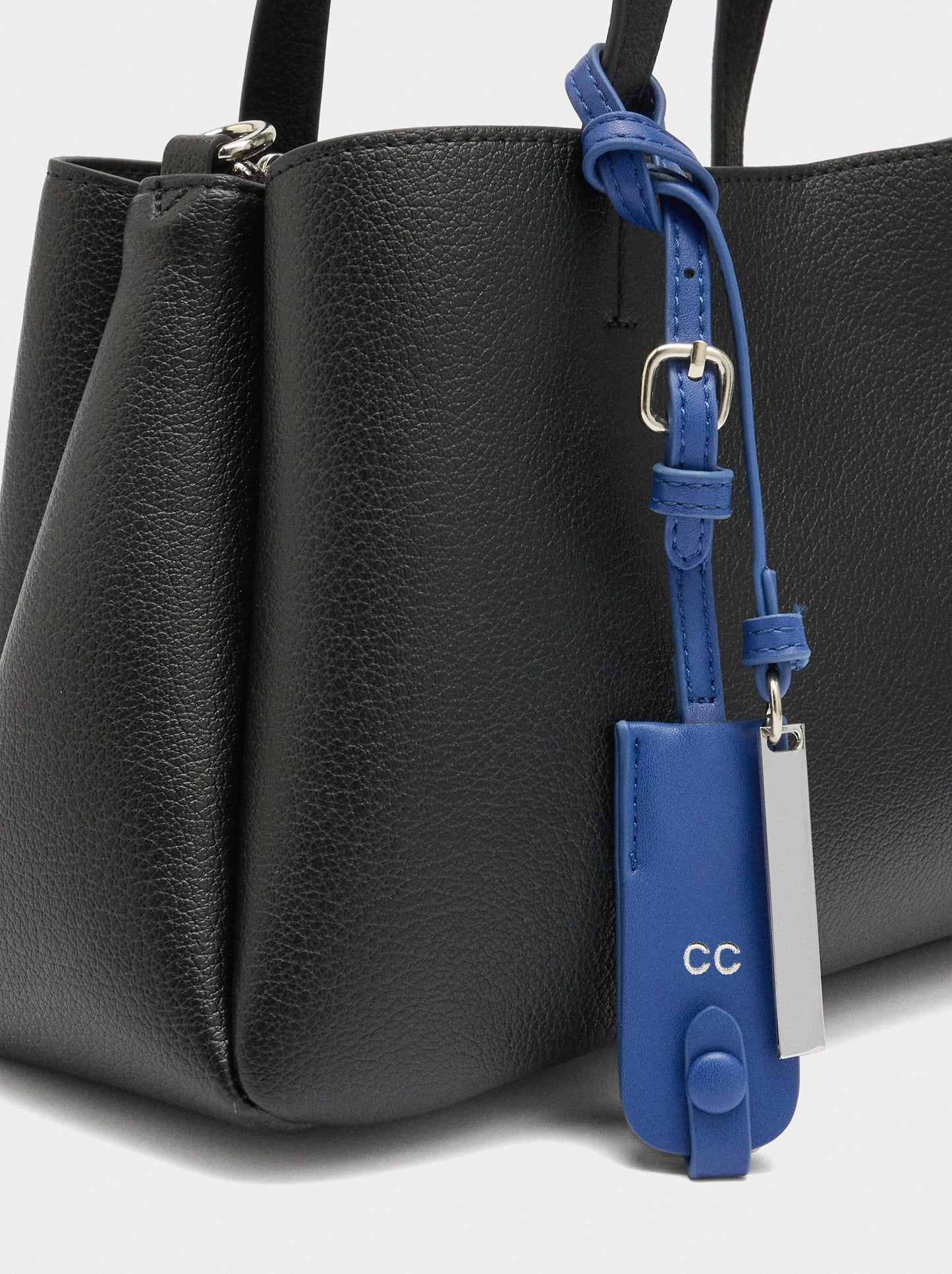 Plain Tote Bag With Pendant